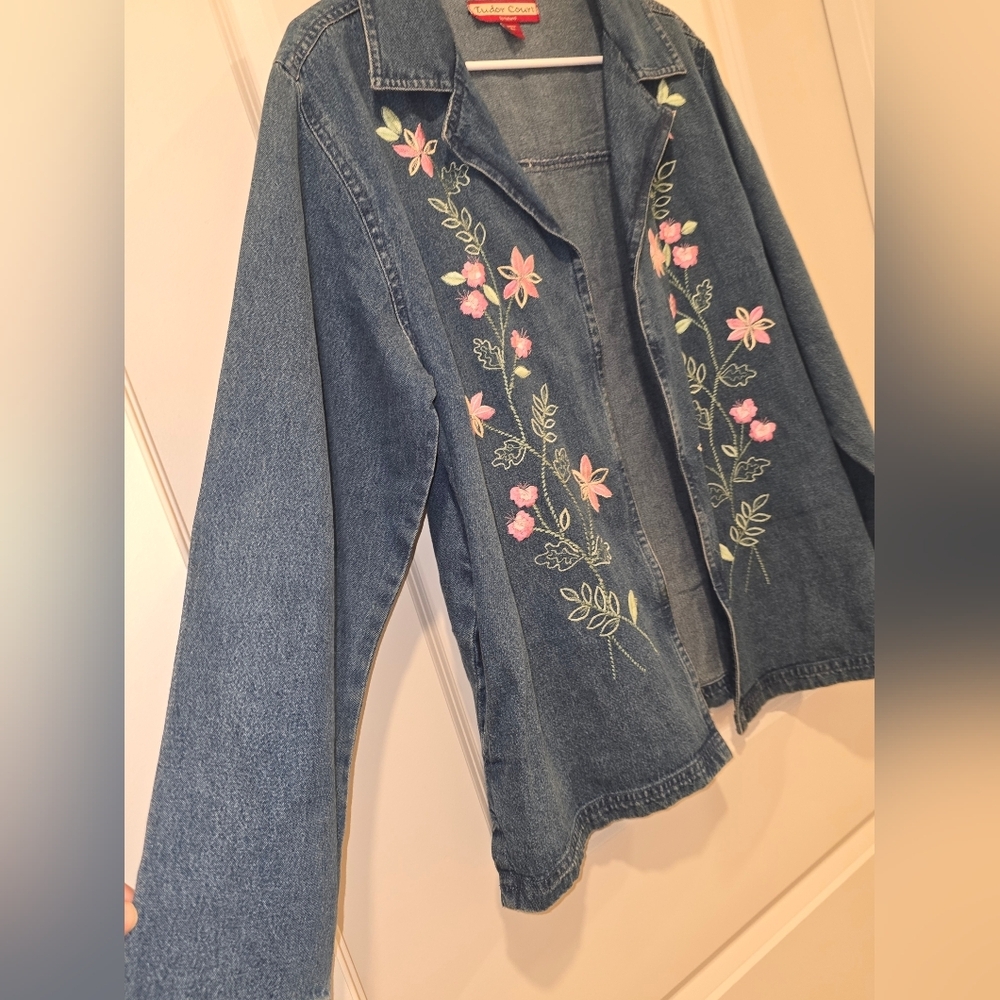 Vintage Tudor Court Womans Jean Jacket Large Embroidered Floral - Picture 4 of 7
